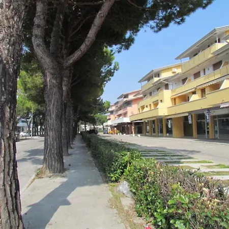Cozy With Large Balcony *
