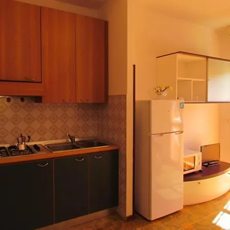 아파트 Cozy With Large Balcony 비비오네