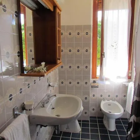 Cozy With Large Balcony 비비오네