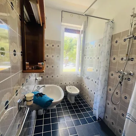 Cozy With Large Balcony * 비비오네