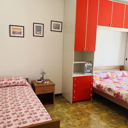 Cozy With Large Balcony