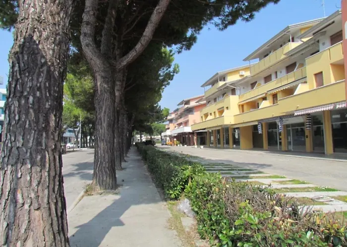 Cozy With Large Balcony *