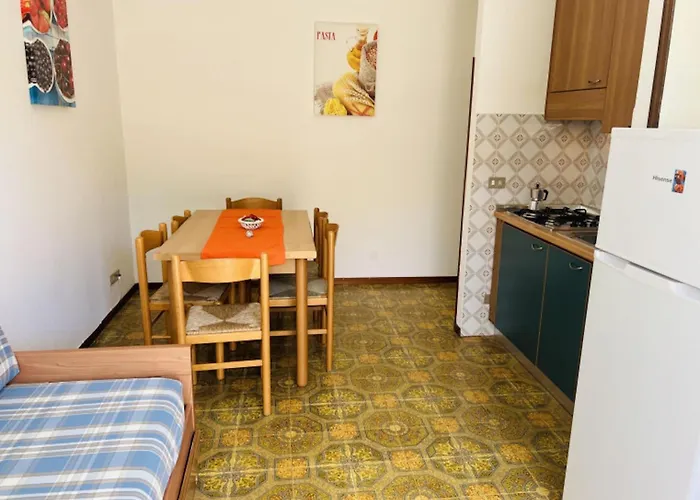 Cozy With Large Balcony